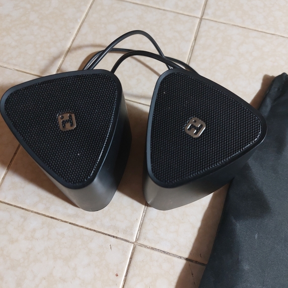 Ihome portable Bluetooth speakers - Picture 3 of 6